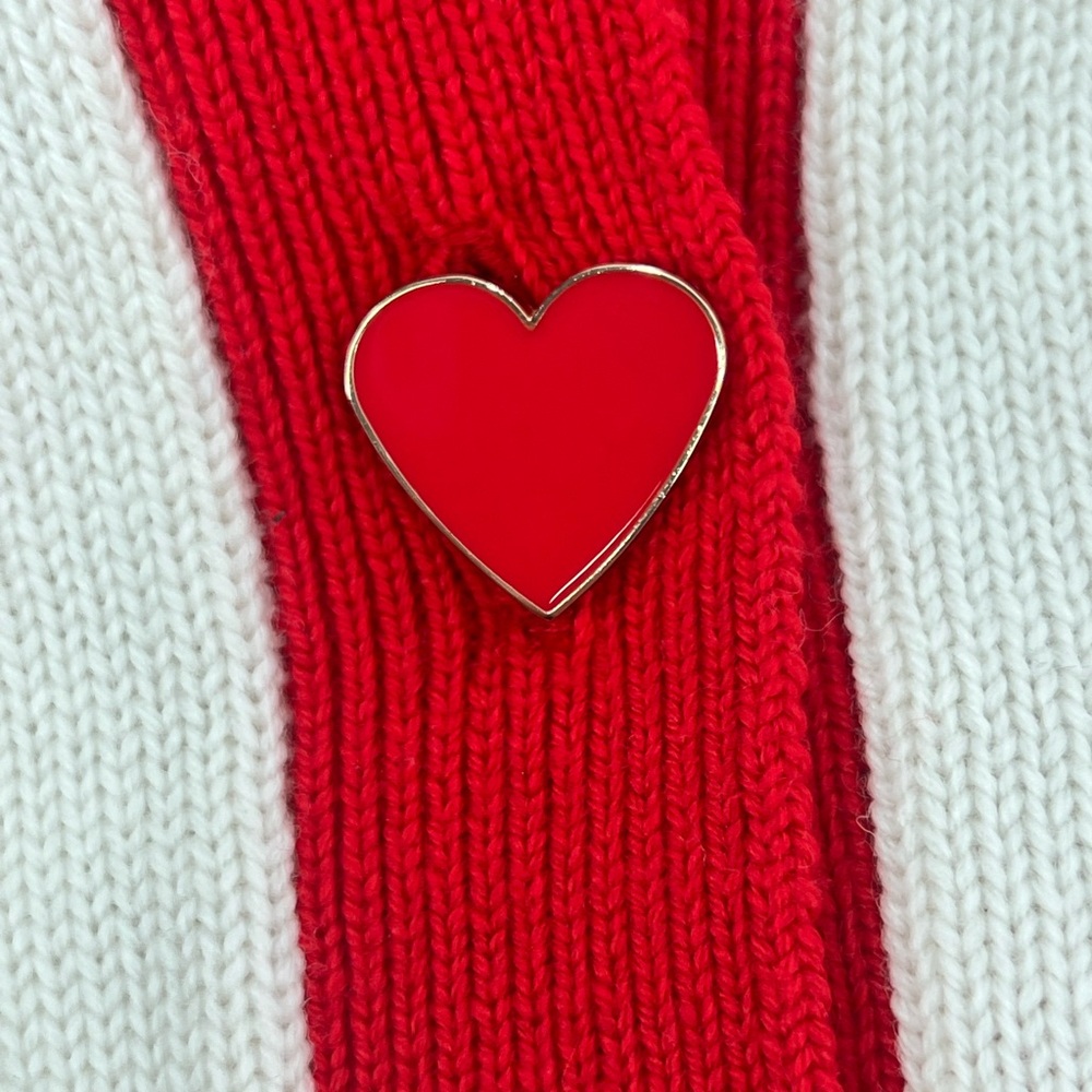 Alice + Olivia Bradley Intarsia White Red Heart VNeck Wool Blend Cardigan XS - Picture 13 of 14